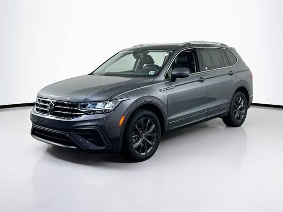 VOLKSWAGEN TIGUAN 4MOTION 2022 3VV2B7AX7NM120018 image